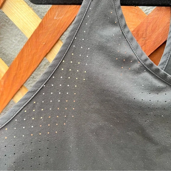 Nike Dri-Fit workout Top - Picture 9 of 9